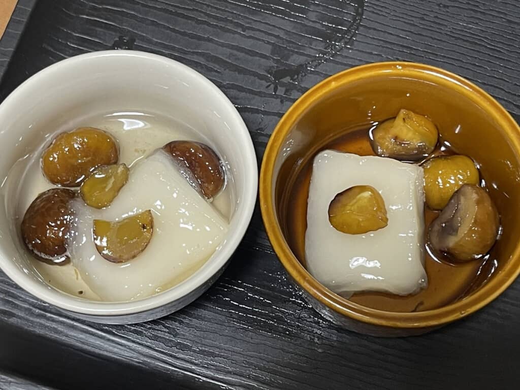 それぞれのモチを使った栗入りのお汁粉