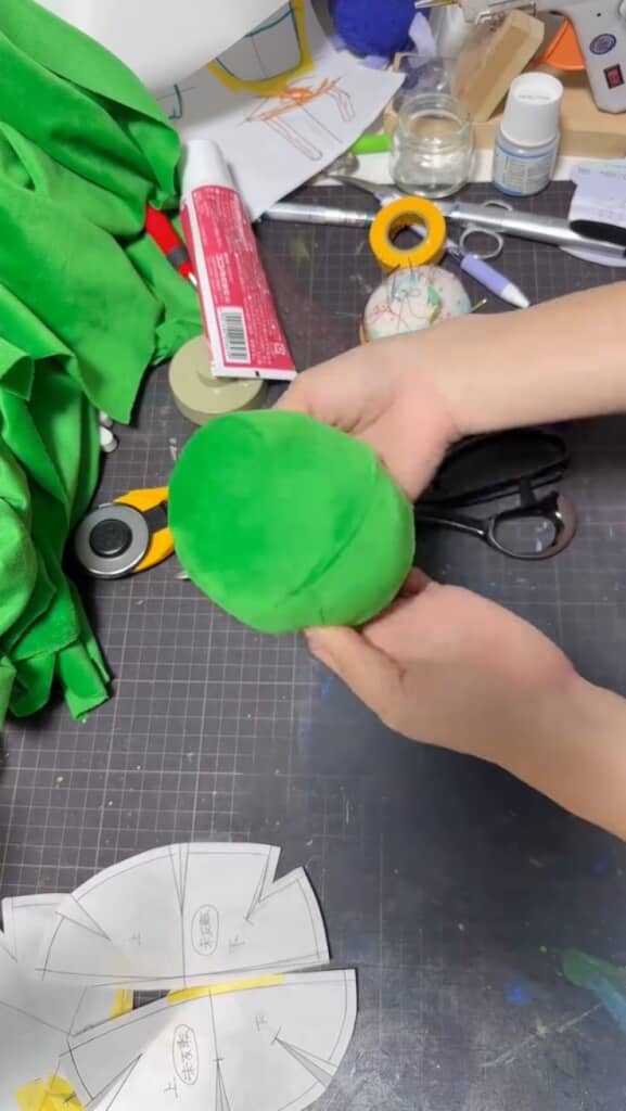 友達の子どもが描いた絵をぬいぐるみ化