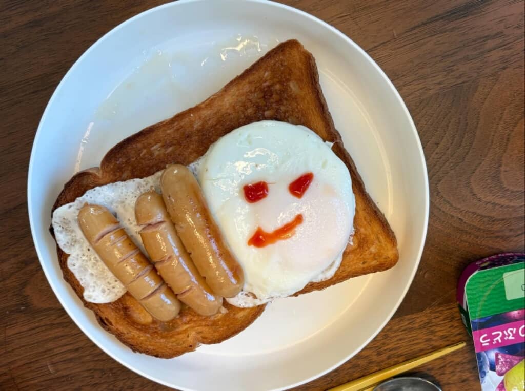 小1娘がママのために作った朝ごはん