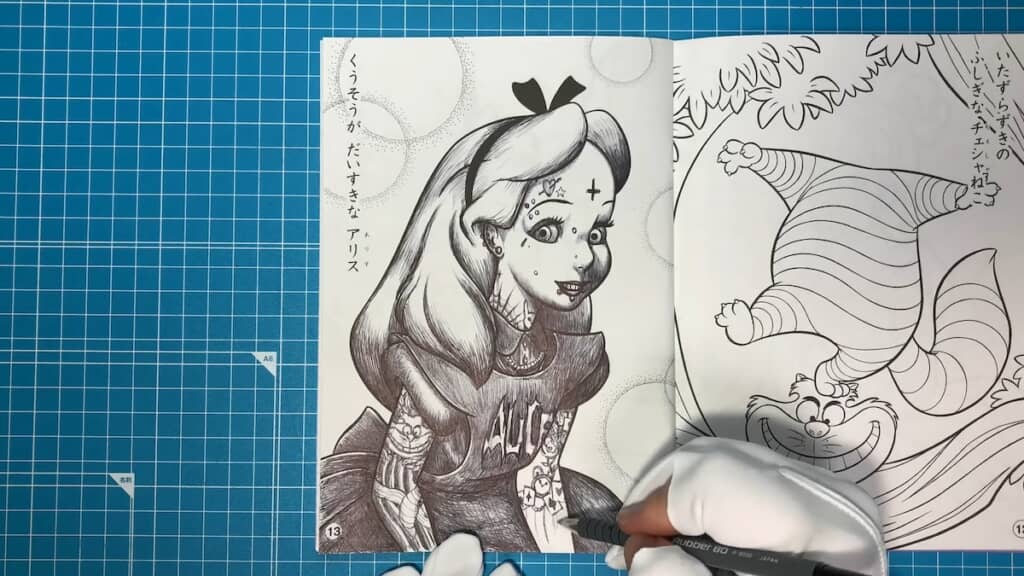 反対の腕にもバチバチにタトゥーを彫り込みます