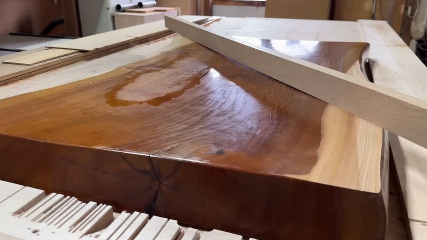 表面に角材を置いて状態を確認