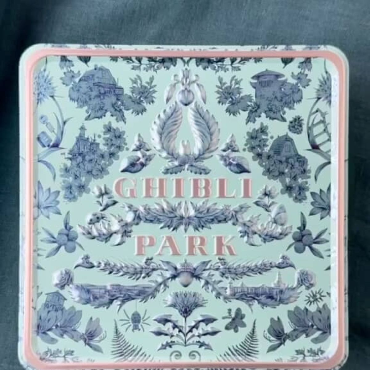 ジブリパーク土産のクッキー缶→ふたを開けたら……　さすがジブリ“まさかの中身”に「えぇー！」「絶対買う」 | ライフスタイル ねとらぼ