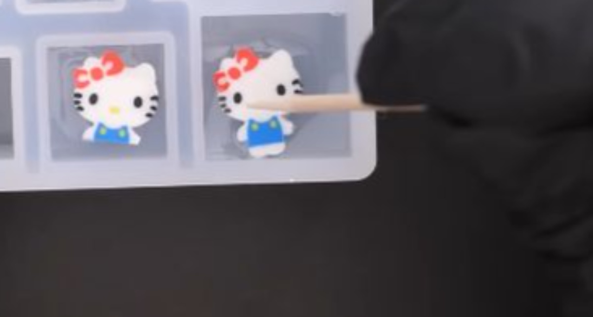 消しゴムを細かく切って、樹脂で固めたら……「懐かしくて泣きそう!!!」　完成品に「もはや既製品」「発想がほんとすごい」（1/3） | ハンドメイド ねとらぼ