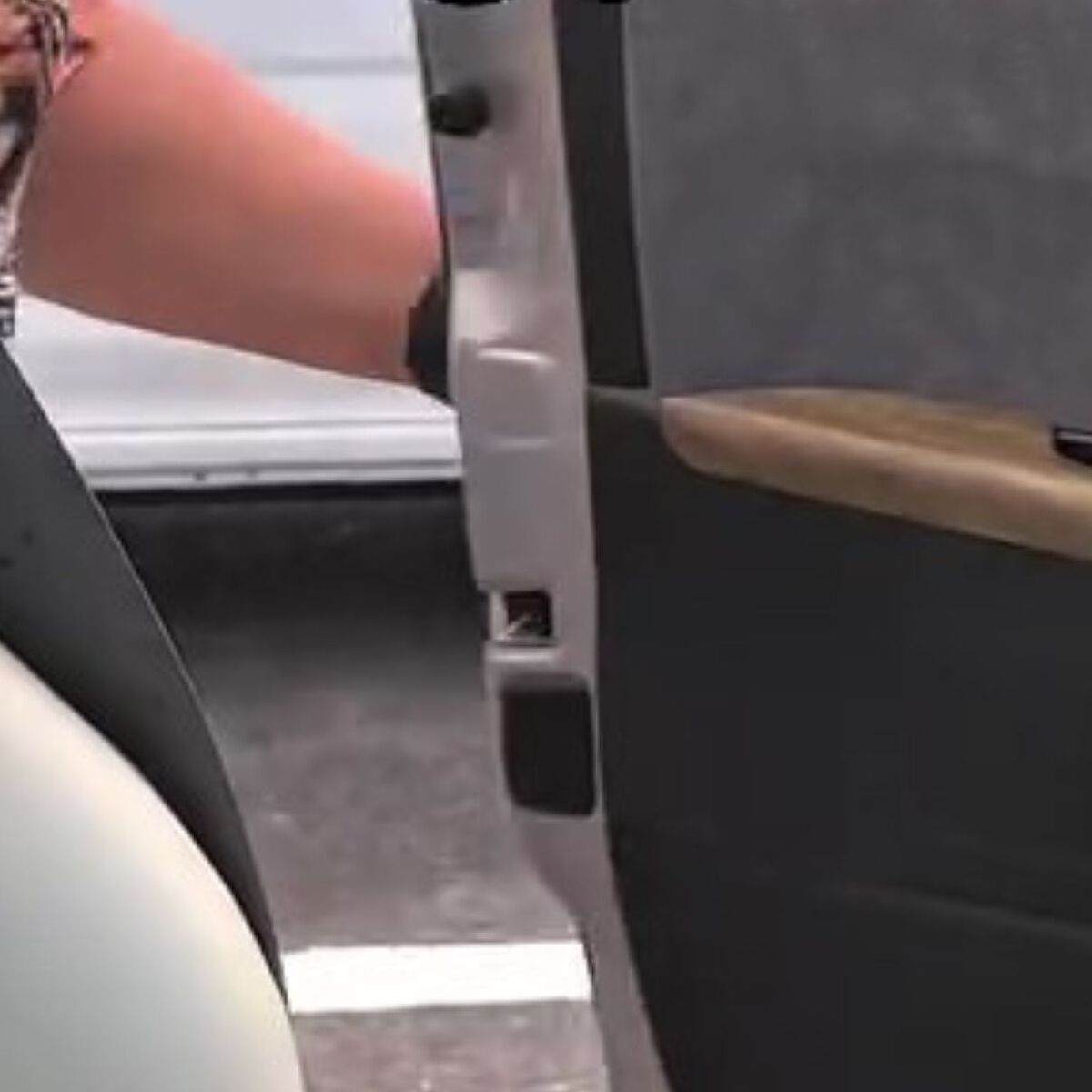 彼女が大阪で買った服→24歳年上の彼氏が着たら……　まさかの着こなしに「違和感ないのよw」「その服欲しい」 | ライフスタイル ねとらぼ