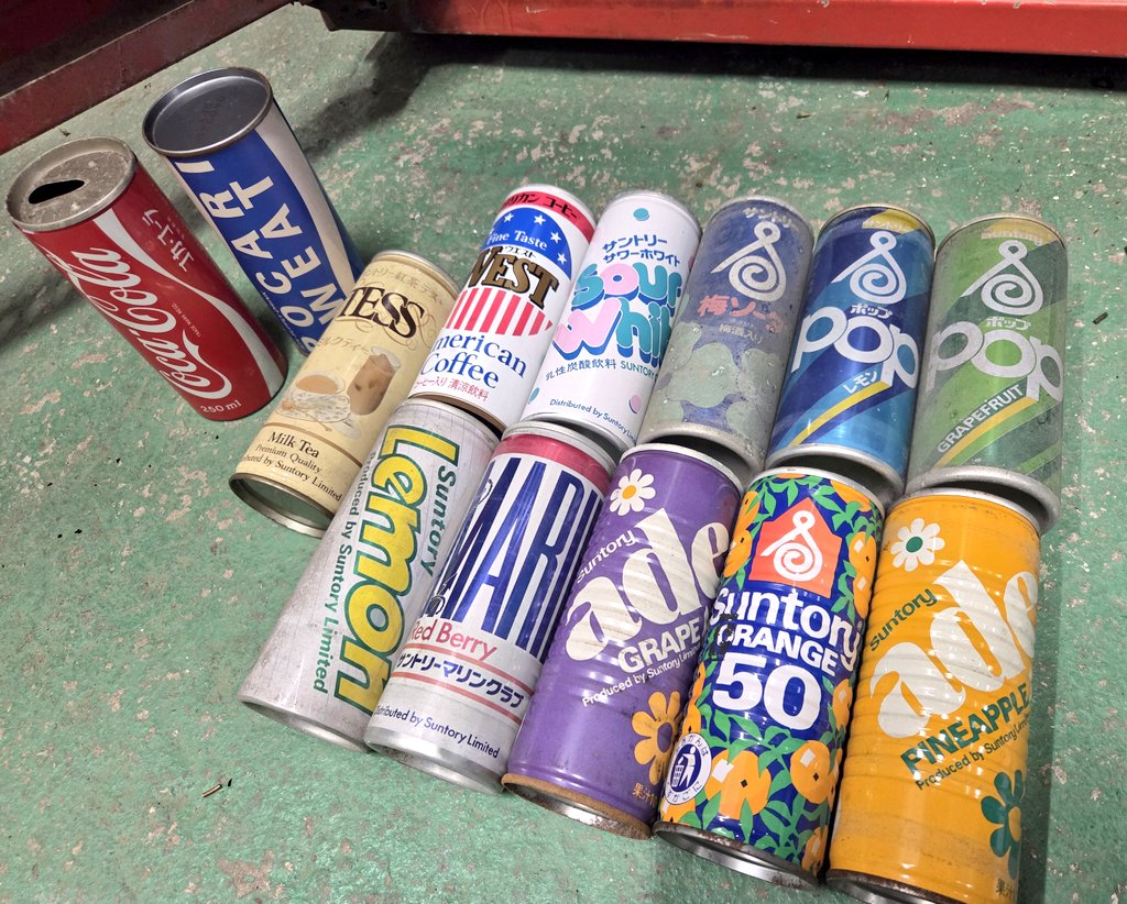 それ以上に驚きなのが、残っていた当時の商品。今となっては拝めないブランドばかり