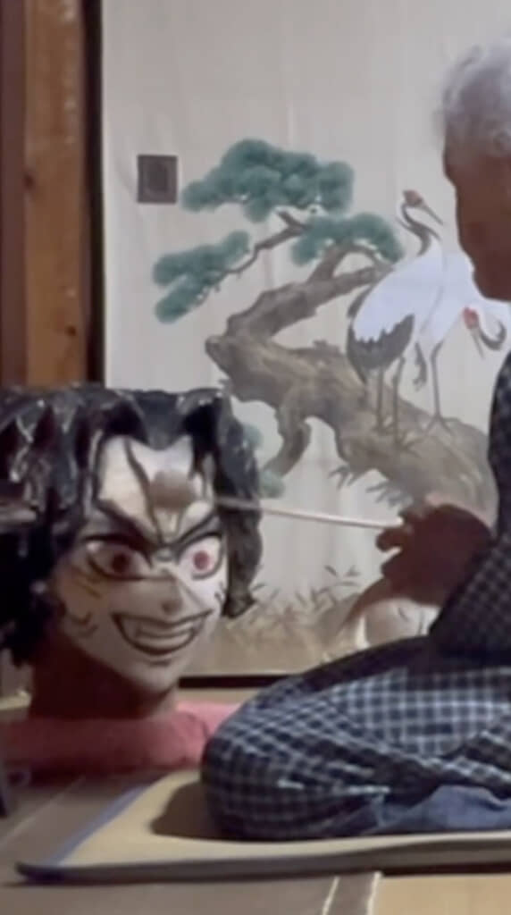 叩いてる……！