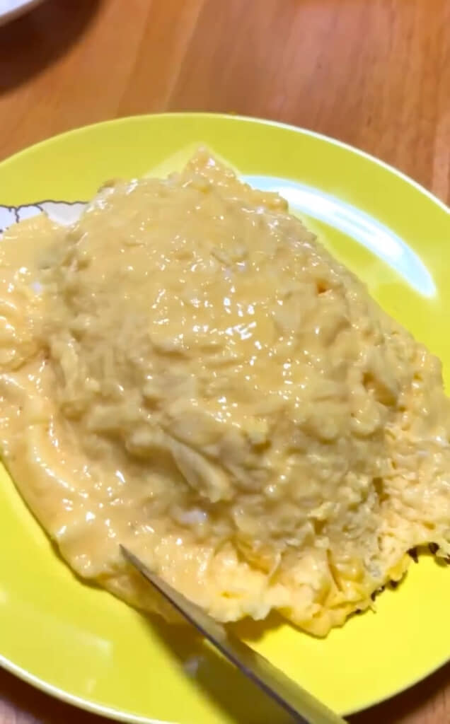 高2息子が作った“人生2回目のオムライス”→包丁を入れた瞬間…… 母 高2息子が作った“人生2回目のオムライス”→包丁を入れた瞬間…… 母