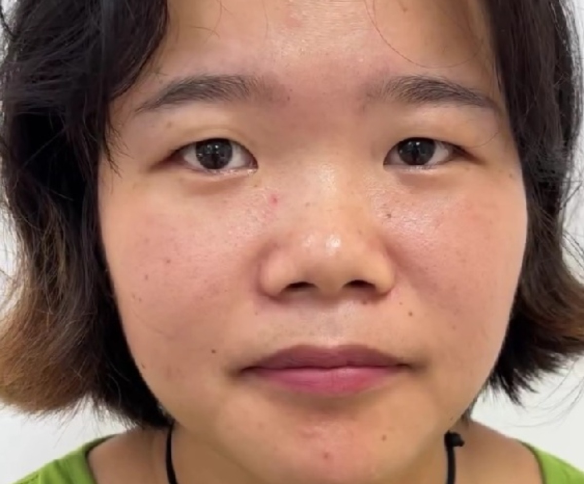 一重まぶたの素朴な女性→プロがフルメイクしたら……「すご！」「10歳若返った」　別人級の大変身が882万再生【海外】（2/3） | 美容 ねとらぼ