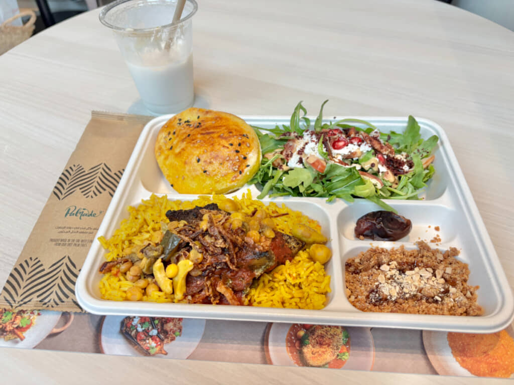 UAE館レストランにて（写真は万博会期中のもの／ライター撮影）