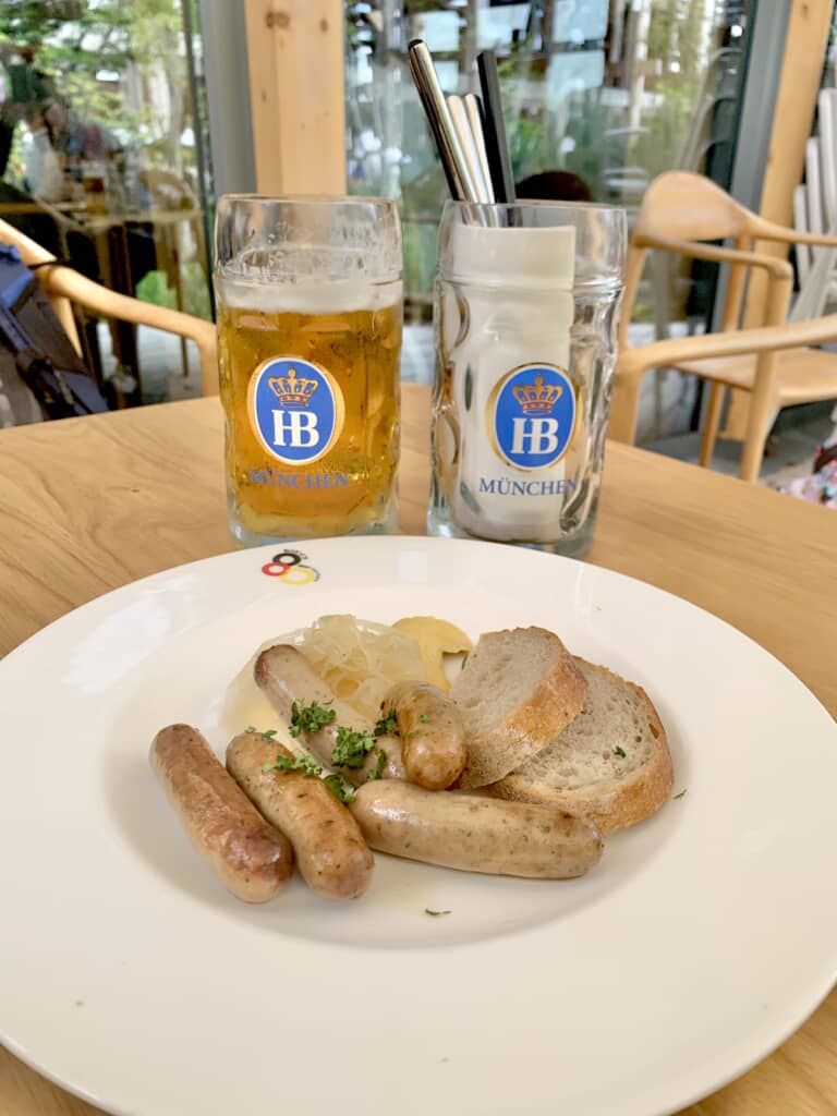 ドイツ館レストランにて（写真は万博会期中のもの／ライター撮影）