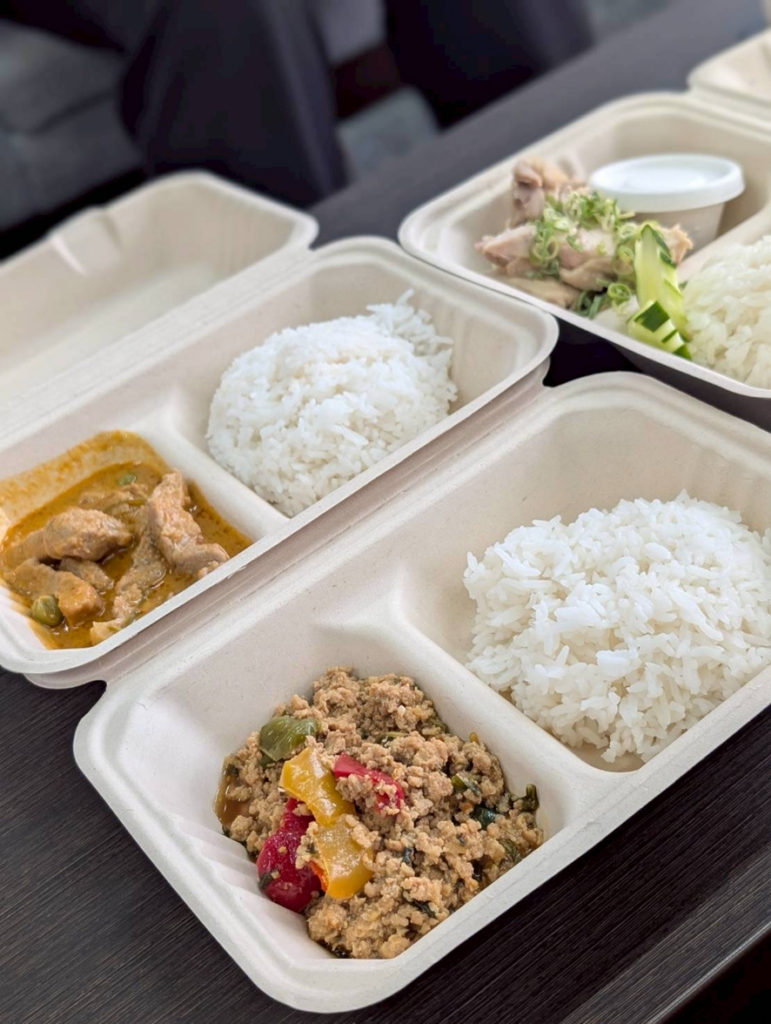 タイ館併設のテイクアウトレストランにて購入（写真は万博期間中のもの／ライター撮影）