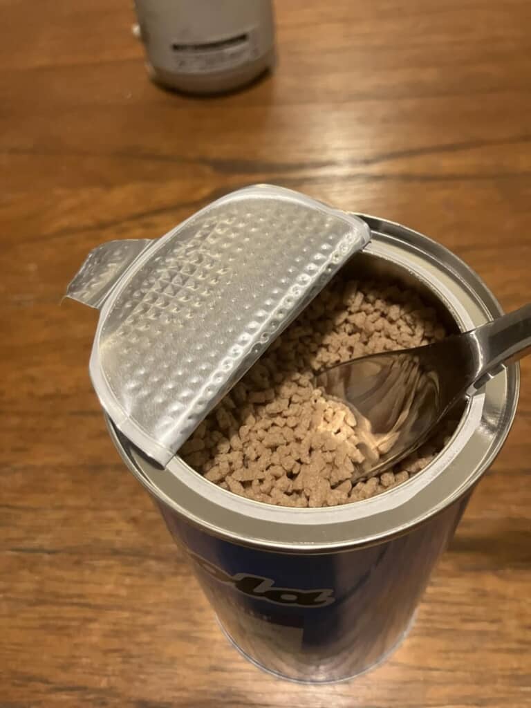 金魚のエサ感すごい！