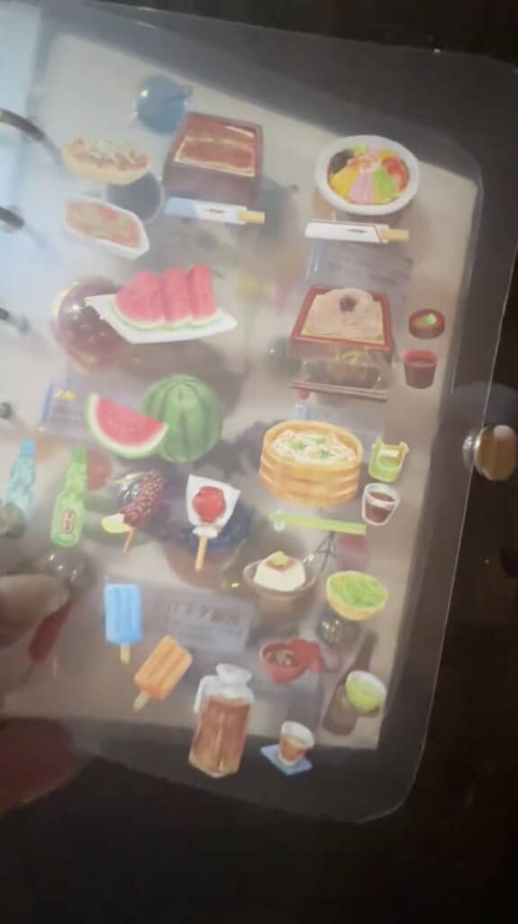 たくさんの食べ物シールが！