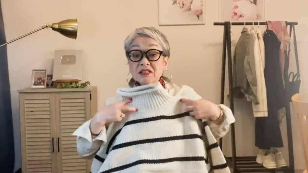 ボーダーのハイネックセーター