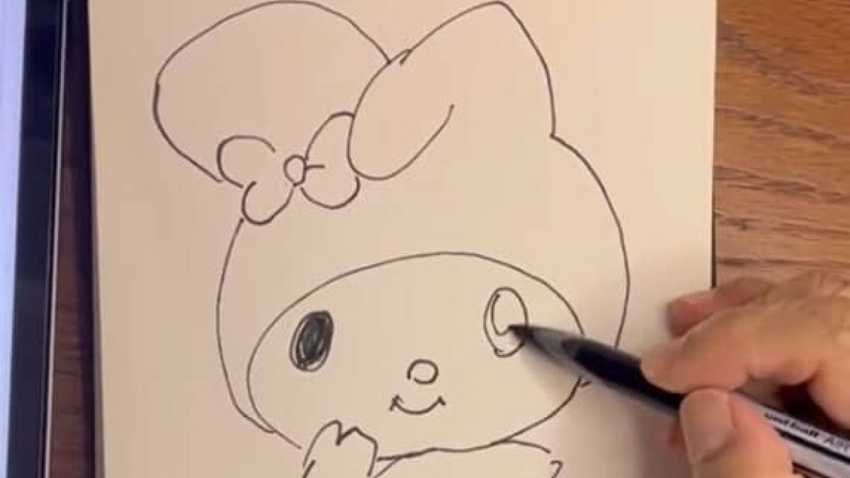 82歳のおばあちゃんが‟マイメロディ”を描いてみたら……　「蛇足がすぎるw」仕上がりに「無駄に画力発揮しよる」「進化してくのしんどいw」（1/2） | カルチャー・アート ねとらぼ