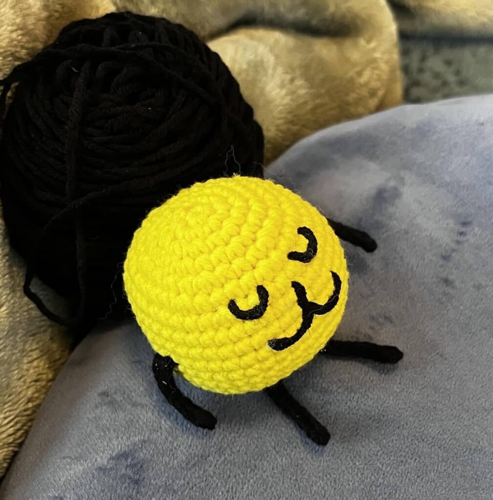 立体感がキュートなあみぐるみの「えもじの子（仮）」