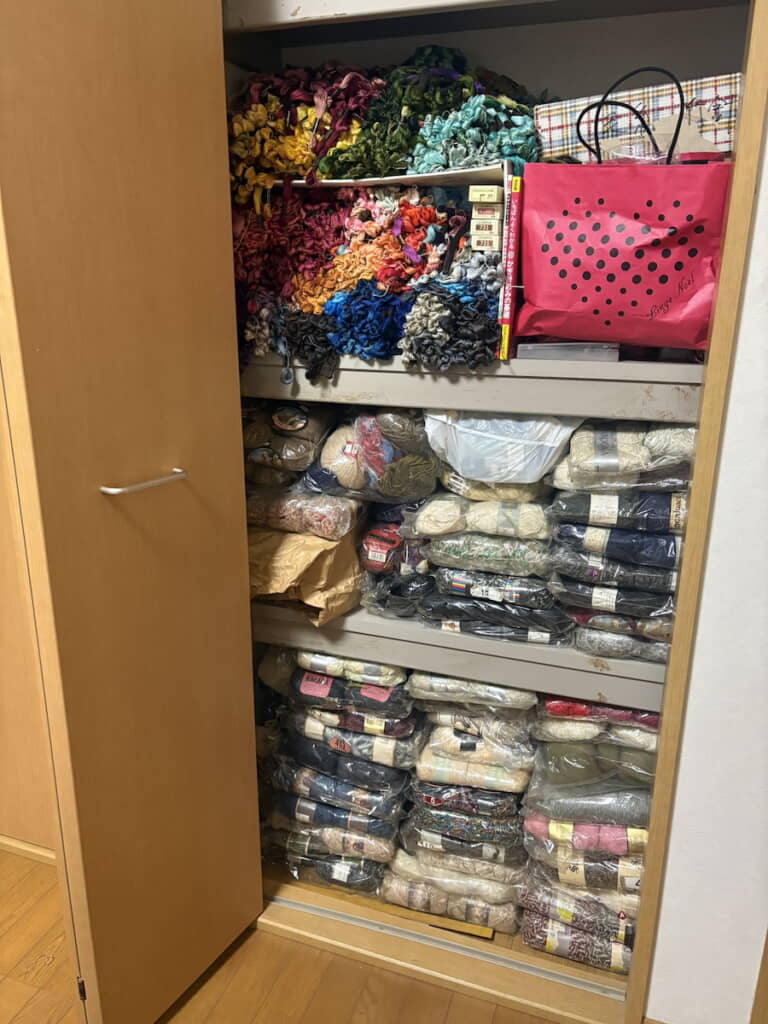 クローゼットに毛糸がぎっしり！
