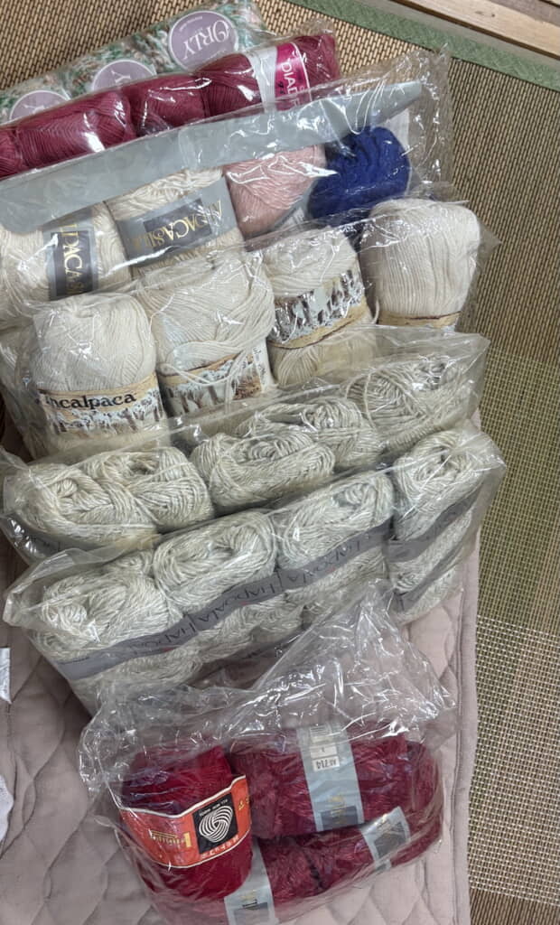 今回もらった毛糸「刺繍糸も貰ってきたらよかったなぁ……」