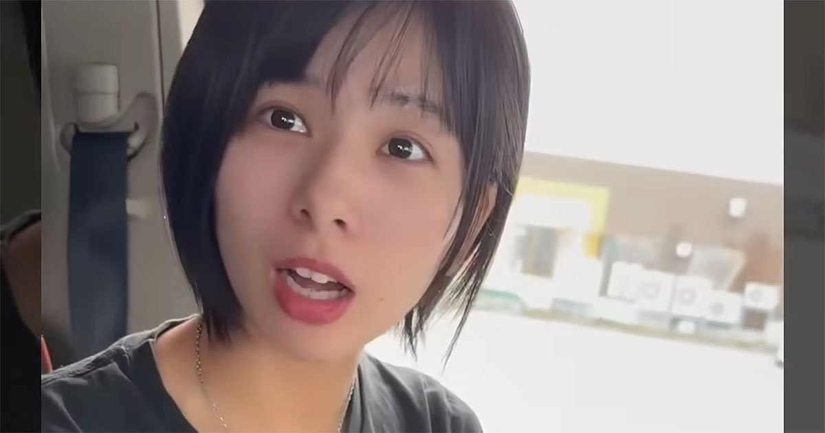 半袖の妻「コンビニにカーディガン売ってた」→着てみたら“まさかの見栄え”　「脚長効果すごい」「気になってました！」（1/3） | 女性 ねとらぼ