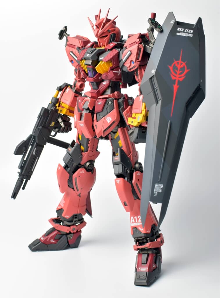 白から赤にメインカラーが変わったナラティブガンダム