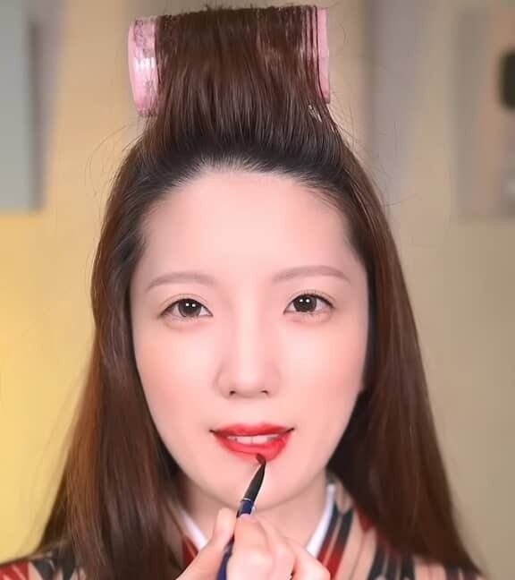 その女学生は、ミスコン優勝が原因で退学になってしまったのだとか