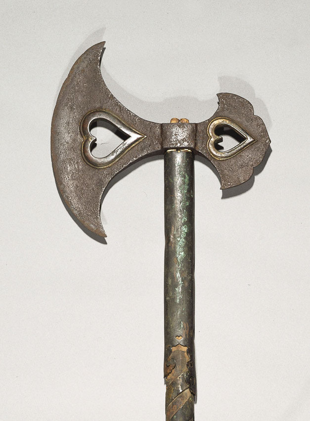 奈良国立博物館の画像を見る限り、もともとはさびの色（実際は全長が180センチほどある長物ですが、レイアウトの都合上、トリミングして刃のまわりだけ載せています）