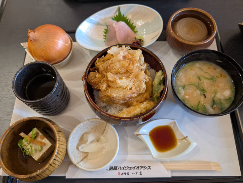 全体を見渡すと、左上にちょっと違和感が……？