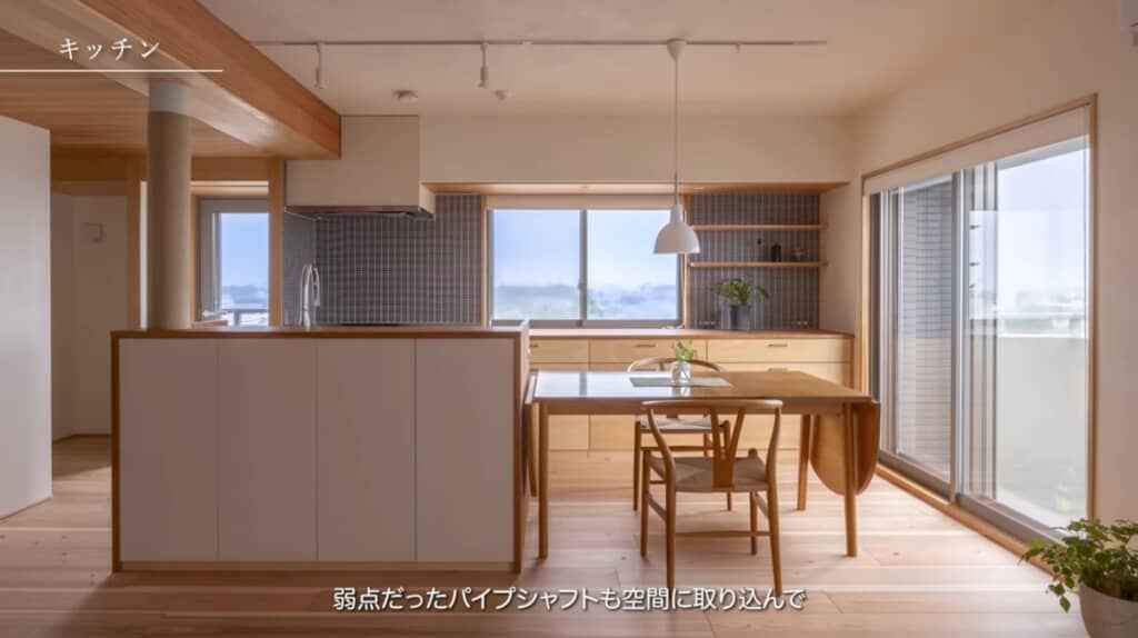 アイランドキッチンにも木のぬくもりを多く感じます