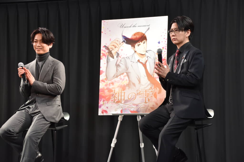 ビデオメッセージに喜ぶ2人