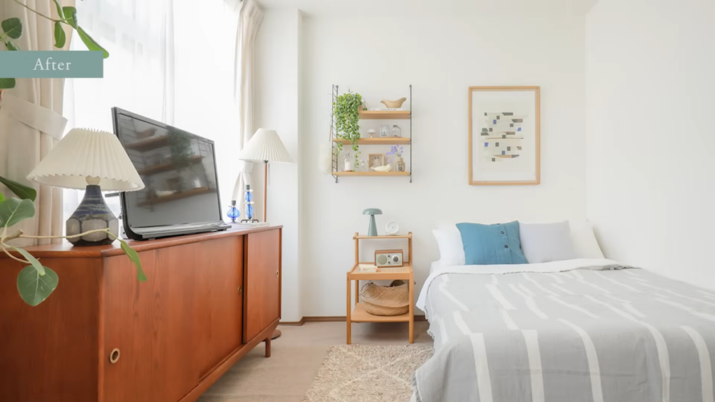 ブルーを取り入れて爽やかに仕上げた模様替え後の寝室