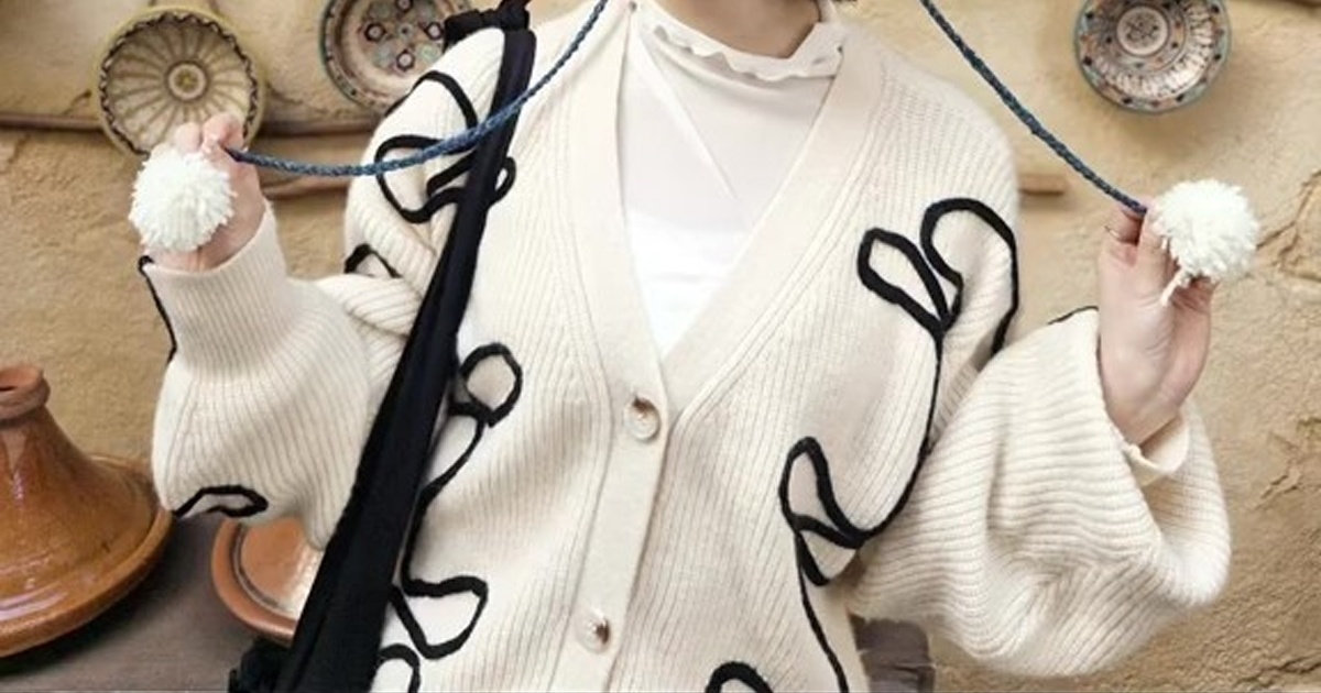 ディズニーで友達が編んだアイテムを身に着けたら……　すれ違う人が称賛する作品に「天才すぎ」「どこで売ってるんですか!?って聞いちゃうよー」（1/3） | 編み物 ねとらぼ