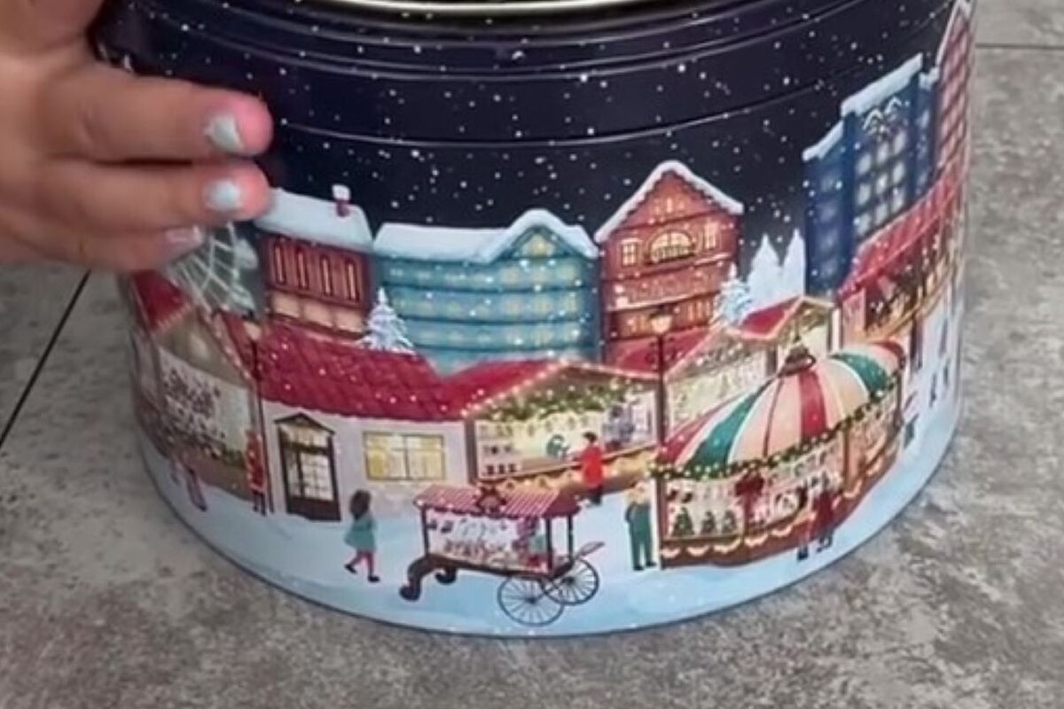 カルディのクッキー缶→フタを開けたら、さらにフタ!?　まさかの中身に「知らんかった！」「絶対買う」 | ライフスタイル ねとらぼ