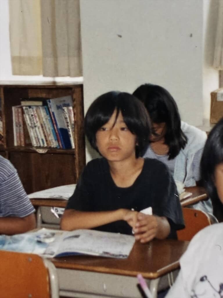 小学5年生の少年がアーティスティックな大人になるビフォーアフター