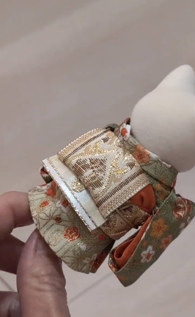 抜き襟も帯の結び方も完璧