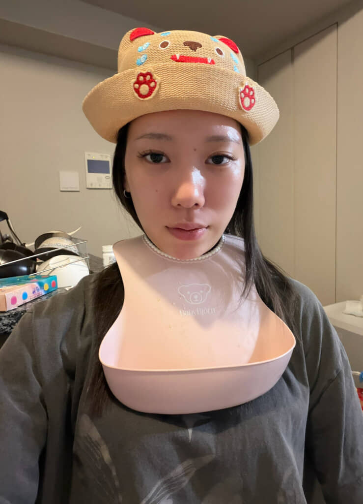 目に生気がない……