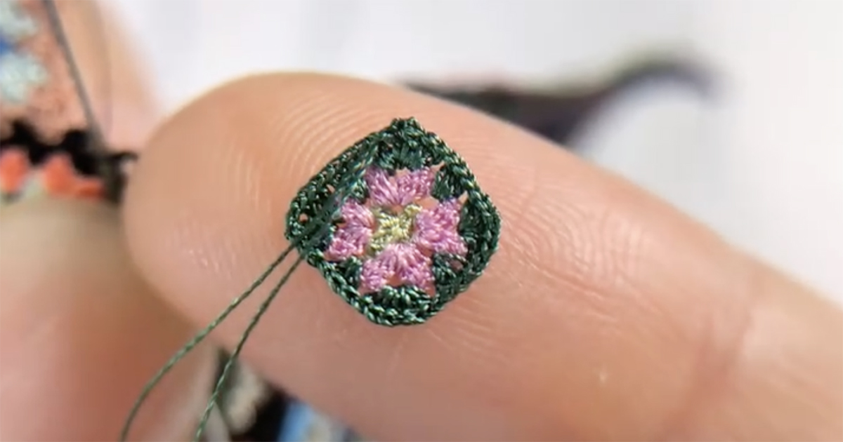 極細かぎ針で“小指の爪”ほどのモチーフを100枚以上編んで……「人間技じゃない！」　240万再生の“衝撃の完成品”に驚がく「言葉が出ない」【海外】（1/3） | 編み物 ねとらぼ