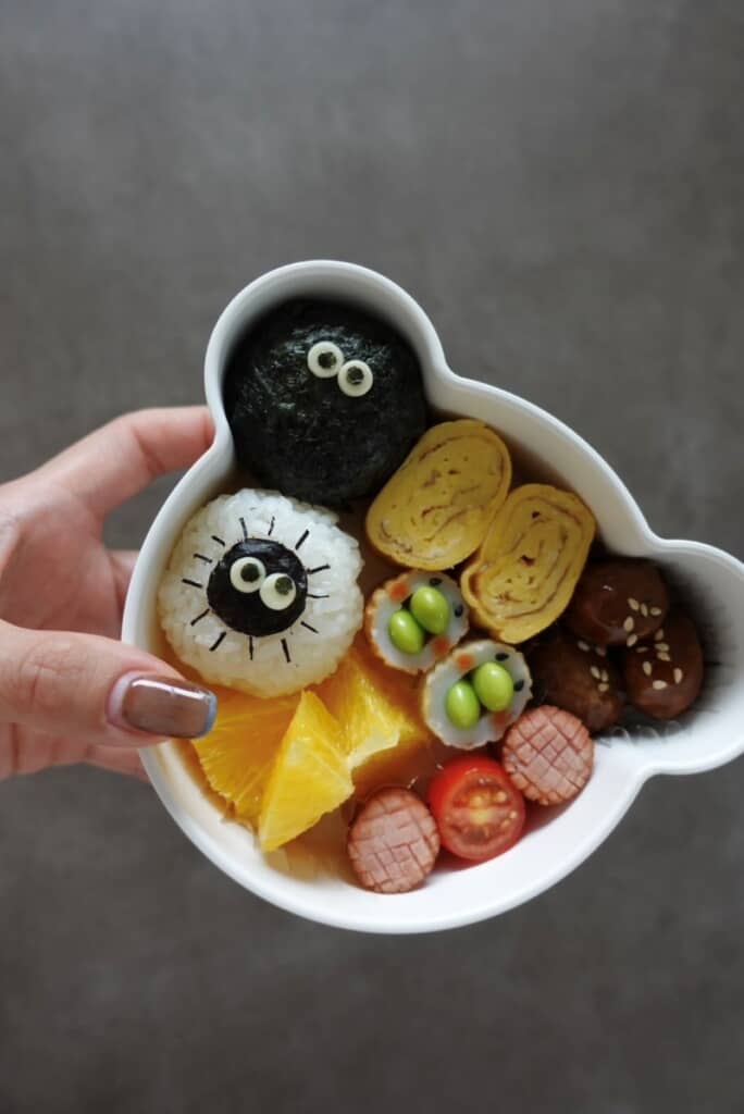 まっくろくろすけのおにぎりがかわいい