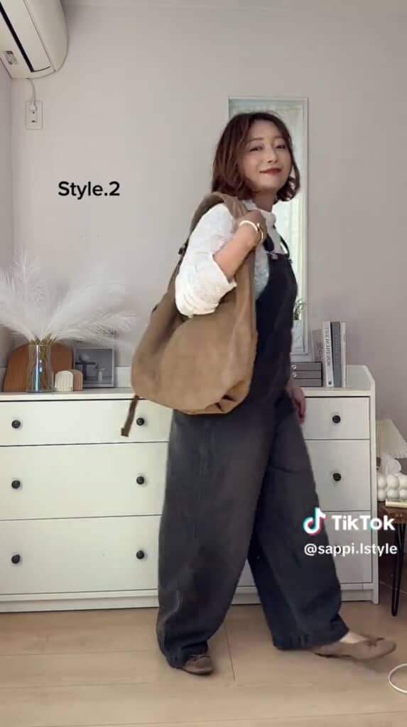 カジュアルなオーバーオールコーデ