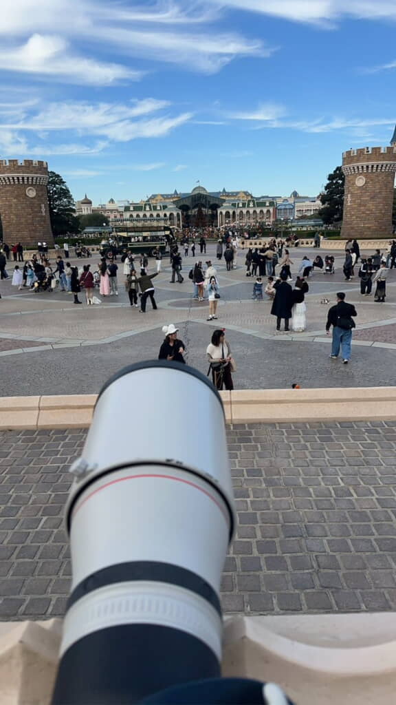 パレードからはかなり離れていますが