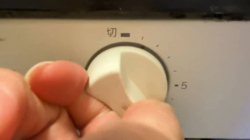 ぐぐっとフルでひねると……？