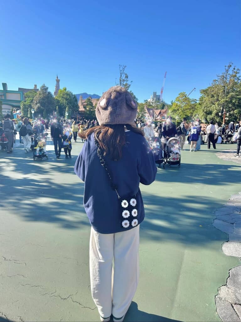 手編みのバッグでディズニーへ