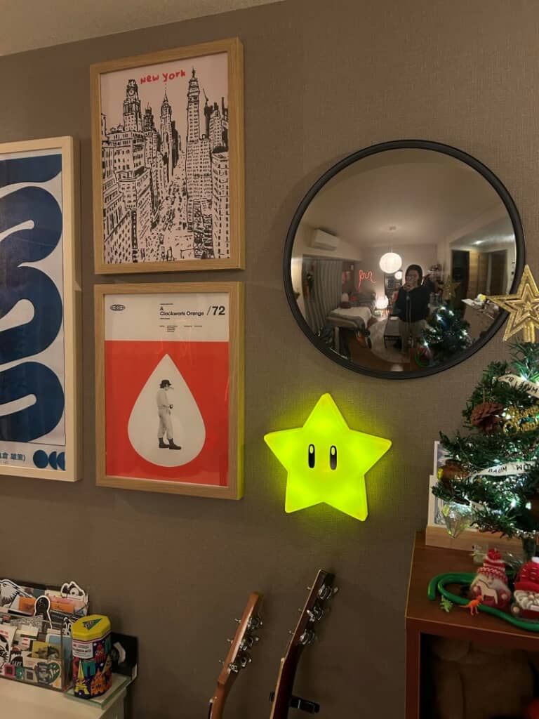 壁で光るスーパースター