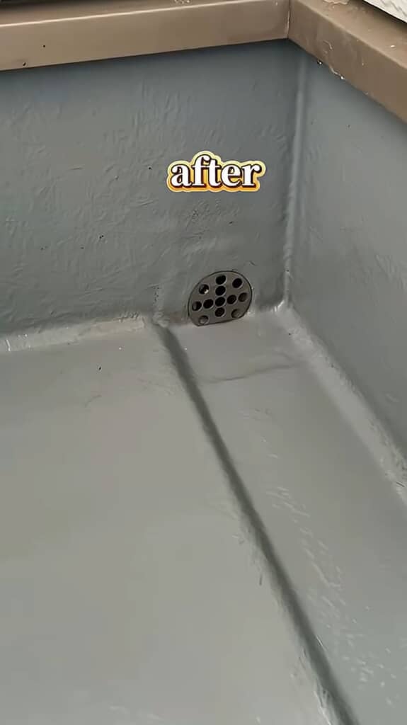 見違えるほどキレイになった清掃後のベランダ