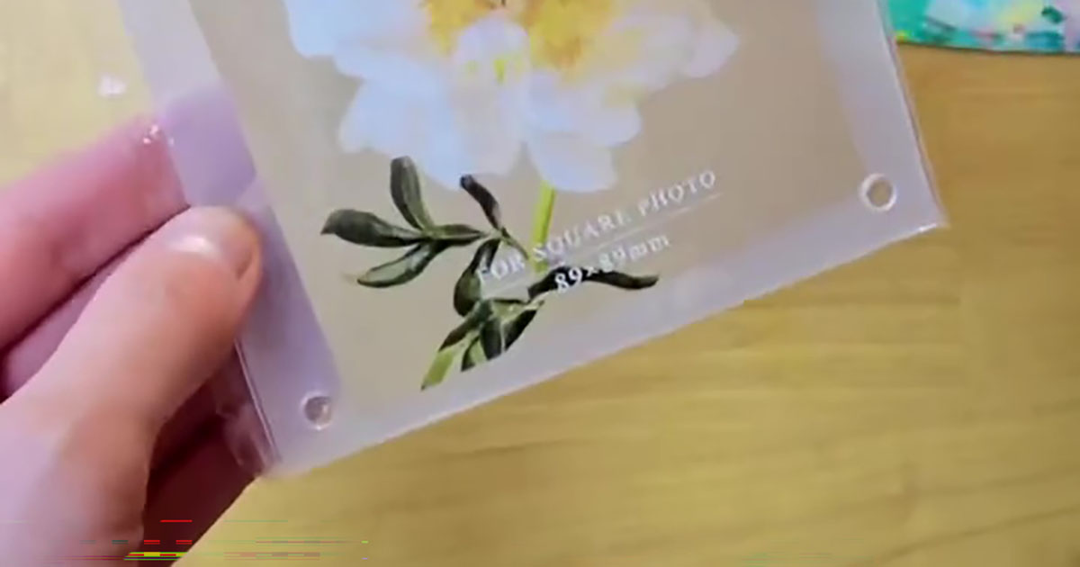 100均アクリル板が“まさかのアート作品”に! 絵の具をベッタリ ...
