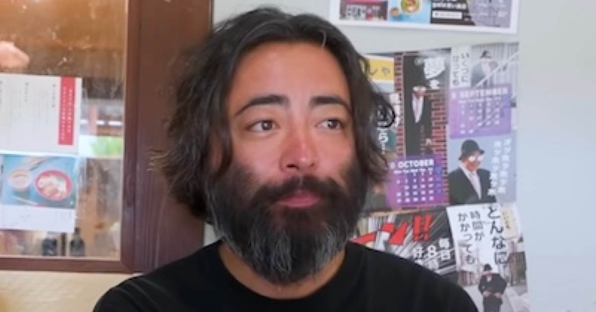 山田孝之、「1万9800円の腕時計」を着用？　“ヒゲだらけの姿”が「存在感凄い」とたびたび話題も……さわやかさ健在（1/2） | ファッション ねとらぼ