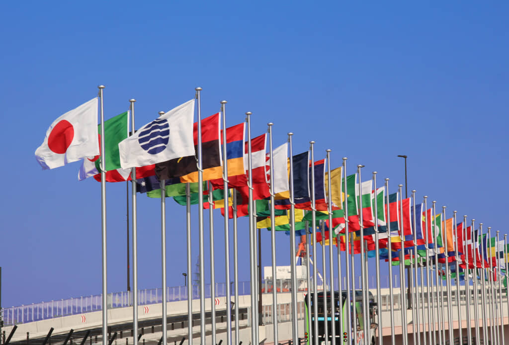 大阪関西万博の万国旗