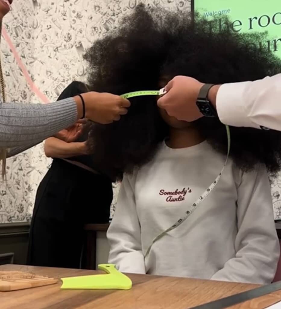 世界一のアフロヘアでギネス記録を更新