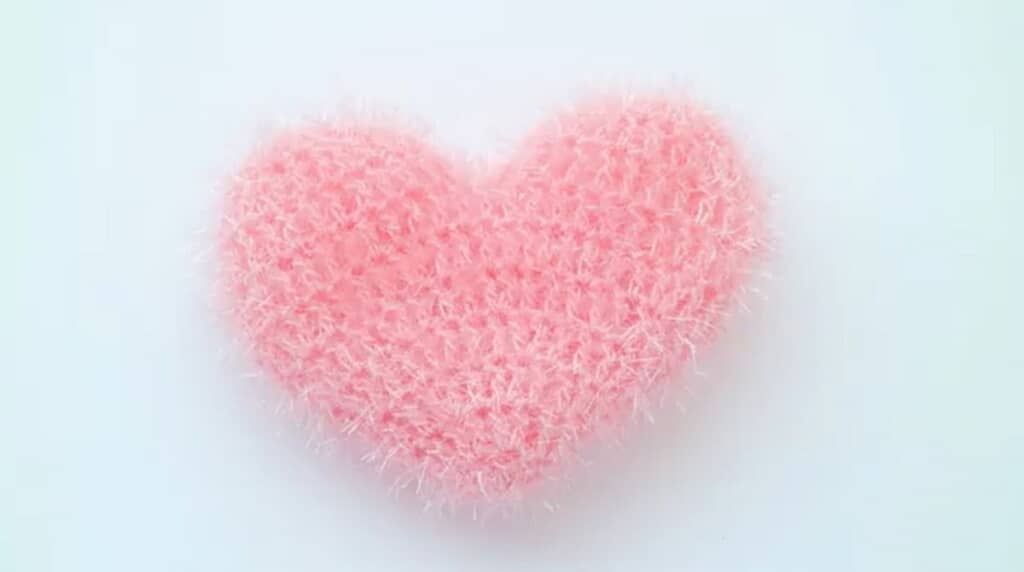 たわし用ヤーンで編んだハート