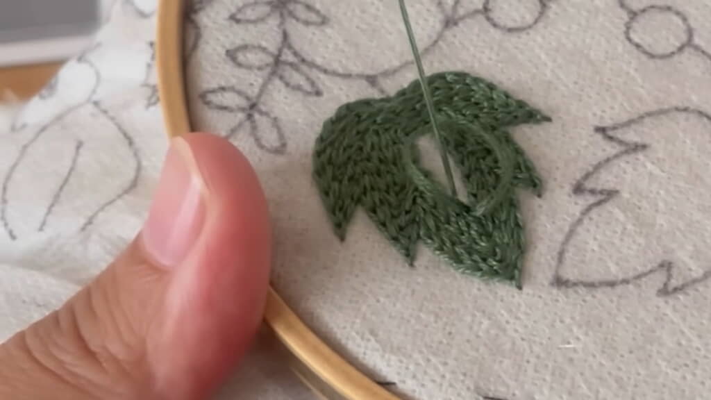 葉っぱの面を埋めていく