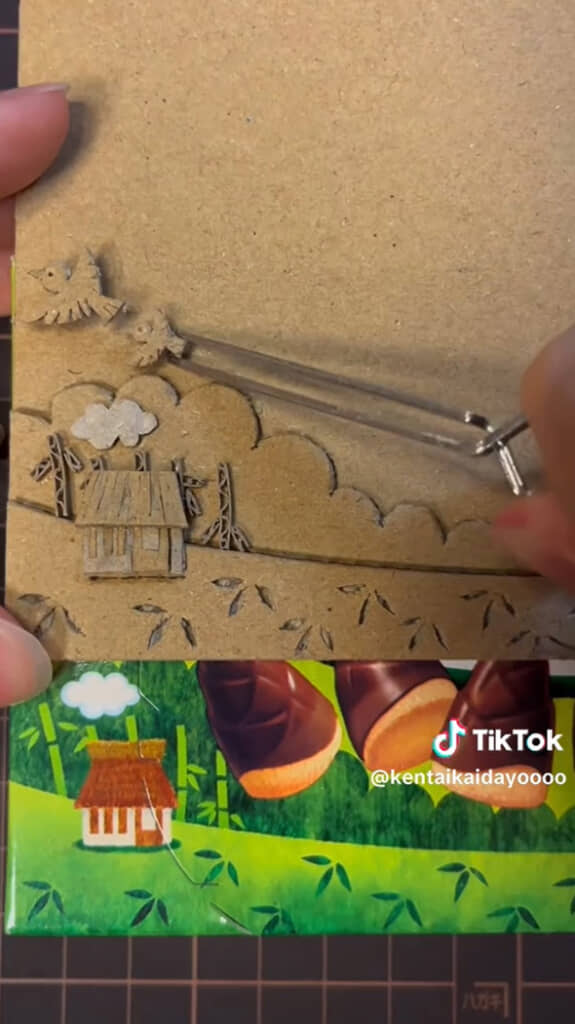 実物を参考にパーツを配置する